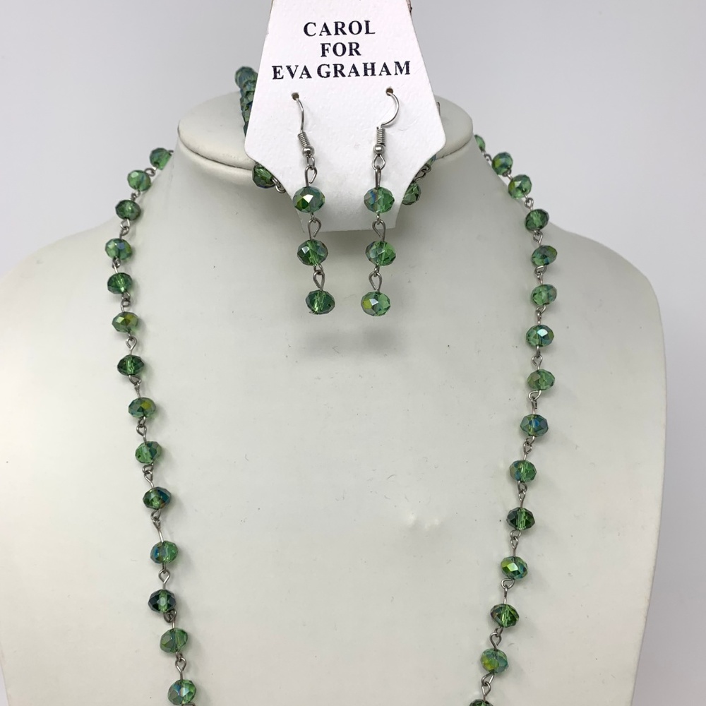 🎁2/$15SETGreen Tassel Necklace & Beaded Earrings! - Picture 4 of 7